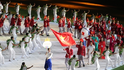 O Corpo Militar Regional do Vietnã chegou à Tailândia em 7 de dezembro, e Thanh Thuy carregava a bandeira.