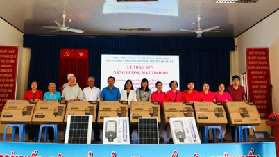 TAN PHU TRUNG: Lebih 100 lampu solar menerangi jalan luar bandar