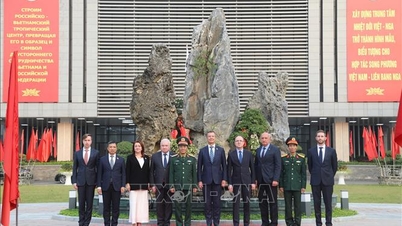 អនុប្រធានទីមួយនៃក្រុមប្រឹក្សាសហព័ន្ធនៃសភាសហព័ន្ធរុស្ស៊ី មកទស្សនាមជ្ឈមណ្ឌលត្រូពិចវៀតណាម - រុស្ស៊ី