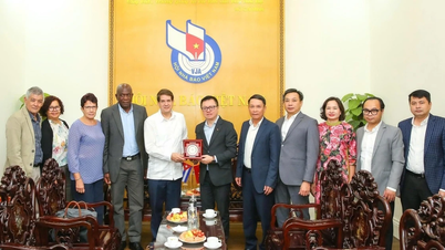 Wietnam i Kuba dzielą się doświadczeniami dziennikarskimi w erze cyfrowej