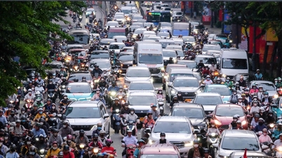 Ho Chi Minh şehrinin emisyon kısıtlama bölgesine giren ve emisyon standartlarını karşılamayan araçlara 400.000 VND'ye kadar para cezası verilebilir.