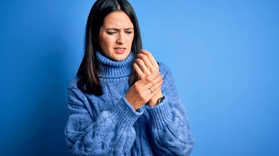 វិធីសាស្រ្តធម្មជាតិ 6 ដើម្បីកាត់បន្ថយការរលាកសន្លាក់នៅពេលអាកាសធាតុត្រជាក់