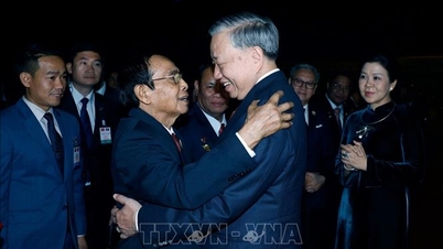 Att lyfta Vietnam-Laos "strategiska engagemang"