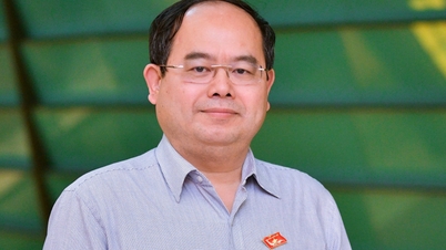 Herr Quan Minh Cuong innehar befattningen som sekreterare för Quang Ninhs provinsiella partikommitté