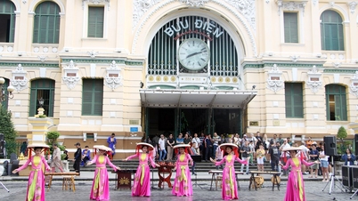 “ການ​ພົບ​ປະ​ດົນ​ຕີ” ຢູ່​ໃຈກາງ​ນະຄອນ​ໂຮ່ຈິ​ມິນ