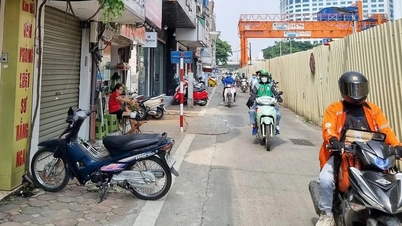 Hanoi requests to dismantle a series of road barrier construction projects to avoid traffic jams