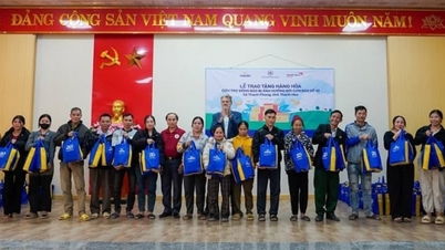 Mavin oferă ajutoare locuitorilor din Thanh Hoa pentru a depăși consecințele furtunilor și inundațiilor