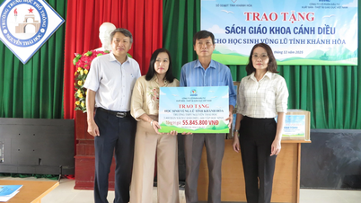 14 680 tankönyvet adományoztak 2 iskolának árvíz sújtotta területeken