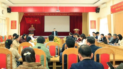 Das Gesundheitsministerium überprüfte und bewertete die Ergebnisse der Umsetzung medizinischer Maßnahmen im Jahr 2025 im Provinzialen Zentrum für Seuchenbekämpfung.