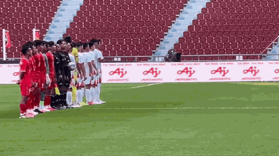 Eilmeldung: Zwischenfall im Rajamangala-Stadion, U23-Nationalmannschaften Vietnams und Laos singen die Nationalhymne ohne Musik.