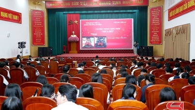 "রেড রেইন" সিনেমাটি দেখার জন্য ১,০০০ এরও বেশি শিক্ষার্থী এবং মানুষ অংশগ্রহণ করেছিলেন।