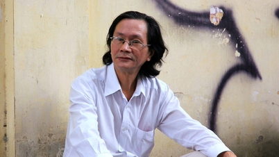 詩人のグエン・ヴァン・ティエンが脳卒中で亡くなったと聞いて同僚たちは衝撃を受けた。