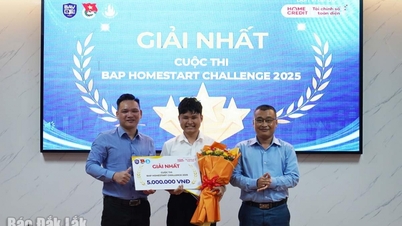 Proyek Kopi Memori memenangkan hadiah pertama dalam kontes "Memulai bisnis untuk menciptakan mata pencaharian bagi keluarga mahasiswa"