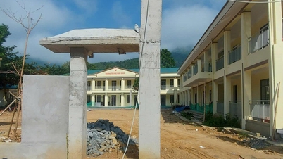 Siswa di daerah pegunungan Thanh Hoa belajar di sekolah yang belum selesai dibangun