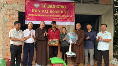 ឃុំភូហួបានប្រគល់ផ្ទះមហាសាមគ្គីចំនួន៤ខ្នង