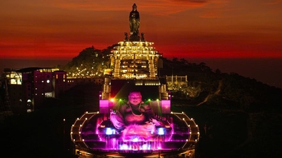 তাই নিনহের বা ডেন পাহাড়ে অলৌকিক সূর্যাস্তের এক উত্তেজনাপূর্ণ মুহূর্ত