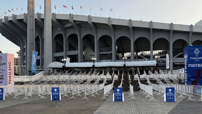 Eine sehr seltsame Szene im Rajamangala-Stadion am Tag, als die thailändische U23-Nationalmannschaft bei den Südostasienspielen 33 spielte.