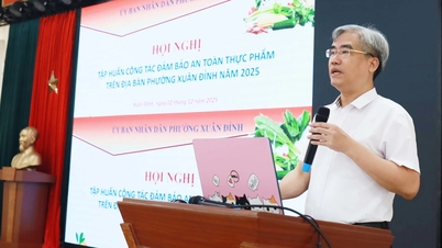 Distrik Xuan Dinh mengadakan pelatihan tentang keamanan pangan di kantin sekolah