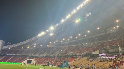 라자망갈라 경기장의 조명이 고장났고, U.23 태국은 매우 어두운 조명 속에서 경기를 치러야 합니다. SEA 게임에서 무슨 일이 일어나고 있는 걸까요?