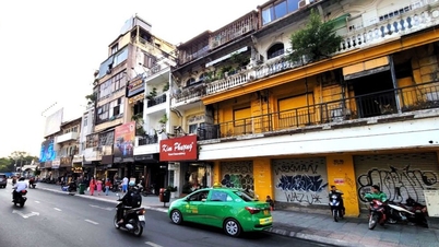 Η πόλη Χο Τσι Μινχ ξαναβάφει σπίτια στην πρόσοψη της οδού Λε Λόι, μήκους σχεδόν 1 χιλιομέτρου.