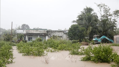 Lâm Đồng: Khẩn cấp di dời người dân vùng ngập sâu đến nơi an toàn