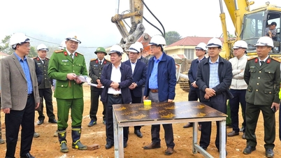 صوبائی پیپلز کمیٹی کے اسٹینڈنگ وائس چیئرمین ٹونگ تھانہ ہائی نے پا تان کمیون میں منصوبوں کا معائنہ کیا۔