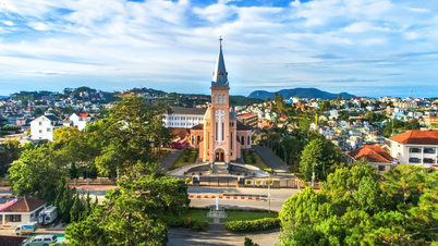 سال کے آخر میں سفر کا سیزن: کونسی منزل ویتنامی لوگوں کے رجحان کی رہنمائی کرتی ہے؟