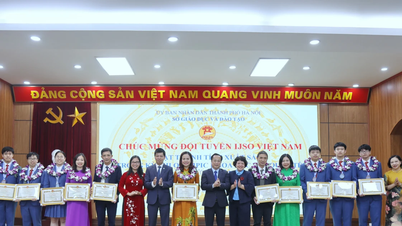 Hanoj ​​vítá vítězné studenty vracející se z Mezinárodní vědecké olympiády mládeže