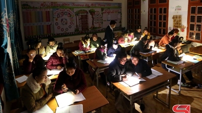 मुओंग खिएंग में साक्षरता कक्षा से प्रकाश