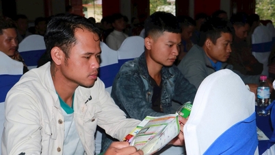 Career counseling for nearly 100 workers in Song Kon commune