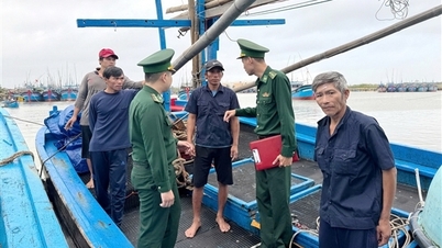 チュオンサで漁船が沈没：生き残った漁師3人が帰宅、遺体1人が発見される