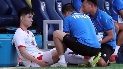 U22 ຫວຽດນາມ: ຫງວຽນຊວັນບັກ ຕ້ອງພັກເຊົາຢູ່ໂຮງແຮມເພື່ອຟື້ນຟູການບາດເຈັບ