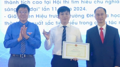 ہو چی منہ سٹی نیشنل یونیورسٹی شاندار طلباء اور نوجوان عملے کو اعزاز دیتی ہے۔