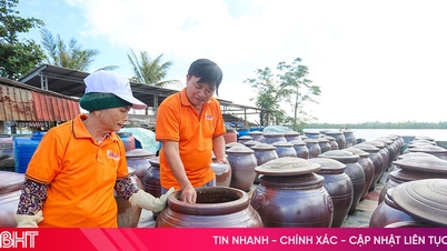 Promover o desenvolvimento de modelos de serviços comerciais no bairro de Tran Phu.