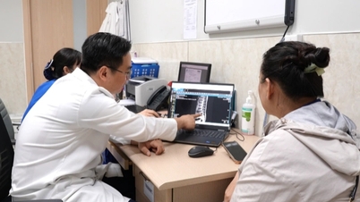 Dor nas costas após ficar sentado por longos períodos: Sinais de escoliose que são facilmente ignorados