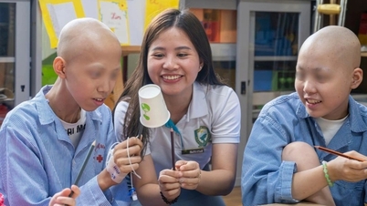 Vyčerpaný z léčby rakoviny chlapec stále sní o návratu do školy.