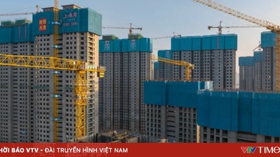 Слабый рынок недвижимости омрачает прогнозы роста экономики Китая на 2026 год.