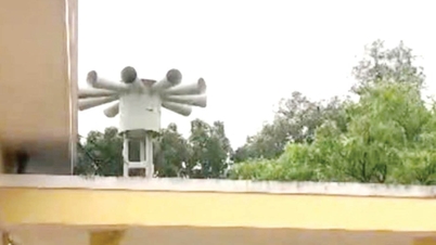 A sirene alerta para uma forte inundação.