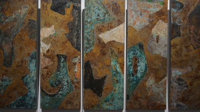 Extrañas pinturas 'dibujadas' en cobre y acero por Dinh Phong