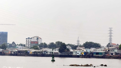 Vannstanden i elvene Dong Nai og La Nga stiger.