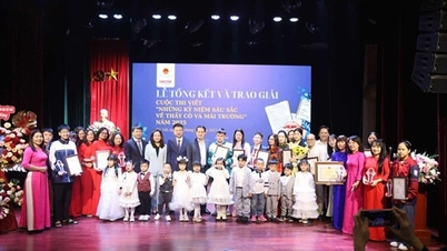 2025 में "शिक्षकों और विद्यालय की गहरी यादें" लेखन प्रतियोगिता का पुरस्कार समारोह