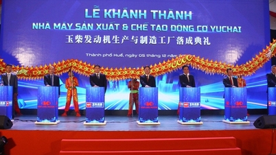 Slavnostní otevření prvního profesionálního závodu na výrobu a produkci automobilových motorů ve Vietnamu