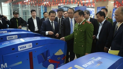 Na linii Cat Linh-Ha Dong działa automatyczny system kontroli biletów