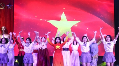 Die Universität Da Nang begrüßt internationale Studierende anlässlich des neuen Jahres 2026.