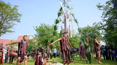 Découvrez l'espace culturel traditionnel du peuple Co Tu à Hanoï