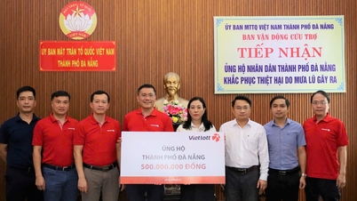 Vietlott سیلاب کے نتائج پر قابو پانے کے لیے Da Nang کی مدد کے لیے 500 ملین VND کی حمایت کرتا ہے
