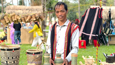 Bambu dan bambu menceritakan kisah desa