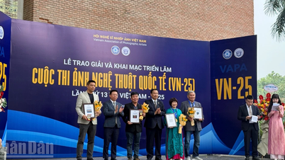 A 13. Vietnámi Nemzetközi Fotóverseny díjátadó ünnepsége és kiállítása