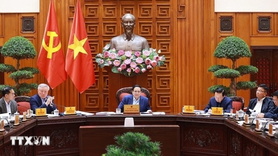 Premier Pham Minh Chinh: Pilotowanie budowy stref wolnego handlu i budowy Centrum Energetycznego Dung Quat