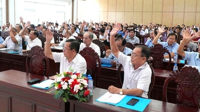На первой консультационной сессии были представлены кандидаты в 16-е Национальное собрание и Народный совет провинции Анзянг.
